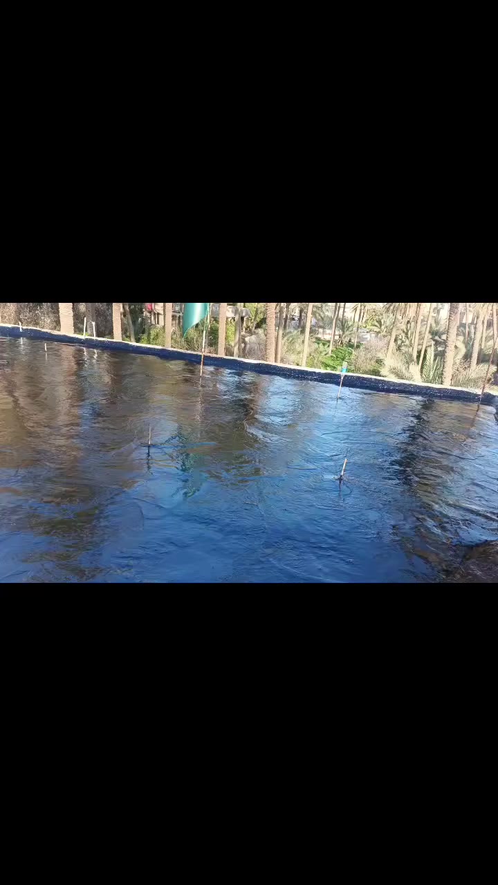 السلام عليكم مستعدون لتزفيت السطوح والبتلو جير سرمهر دوره رمادي وبانسب الاسعار كرسته وعمل رقم الهاتف ***********
