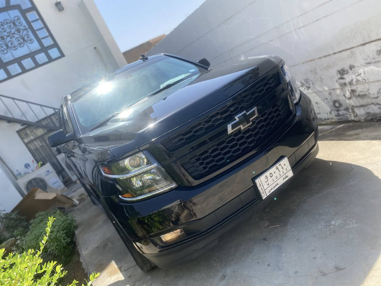 ⚔️السلام عليكم ورحمة الله وبركاته ⚔️
 ..بيع  فقط  بدون مراوس
السعر 375$ وبيها مجال
---------------------
تاهو بلاك اديشن (رقم بغداد )بأسمي 
موديل السياره  LS 2020  #وارد_امريكي (بدون ايرباك)
محرك وكير على وضع الشركة برغي مامفتوح
مواصفات ال LS المعروفة 
حساس خلفي
تشغيل عن بعد 
تحكمات ستيرن
تحكم كشنات كهرباء
السيارة سويج مو بصمة
كير ومكينة مكفولة من الفتح والتبديل
الداخل جلد اسود 
عليها تخم تاير جديد + تخم ويل جديد
عليها باتري جديد 
زيت وفلاتر جديده 
السيارة مال جناي ممتعوبة وميحتاجلهة مصرف
--------
الضرر :
جاملغ السايق فقط صبغ وربع البنيد حادث بسيط جداً (بدون ايرباك ). وباقي سياره كفاله من الصبغ . 
صور الضرر مرفقه مع السونار
▪️
عداد المسافه 51500 ميل. 
ماشيه بالعراق فقط 18 ميل 
السياره مالك  اول  (يعني ع ايدي السياره ) . 
رقم اتصال او واتس اب ***********
