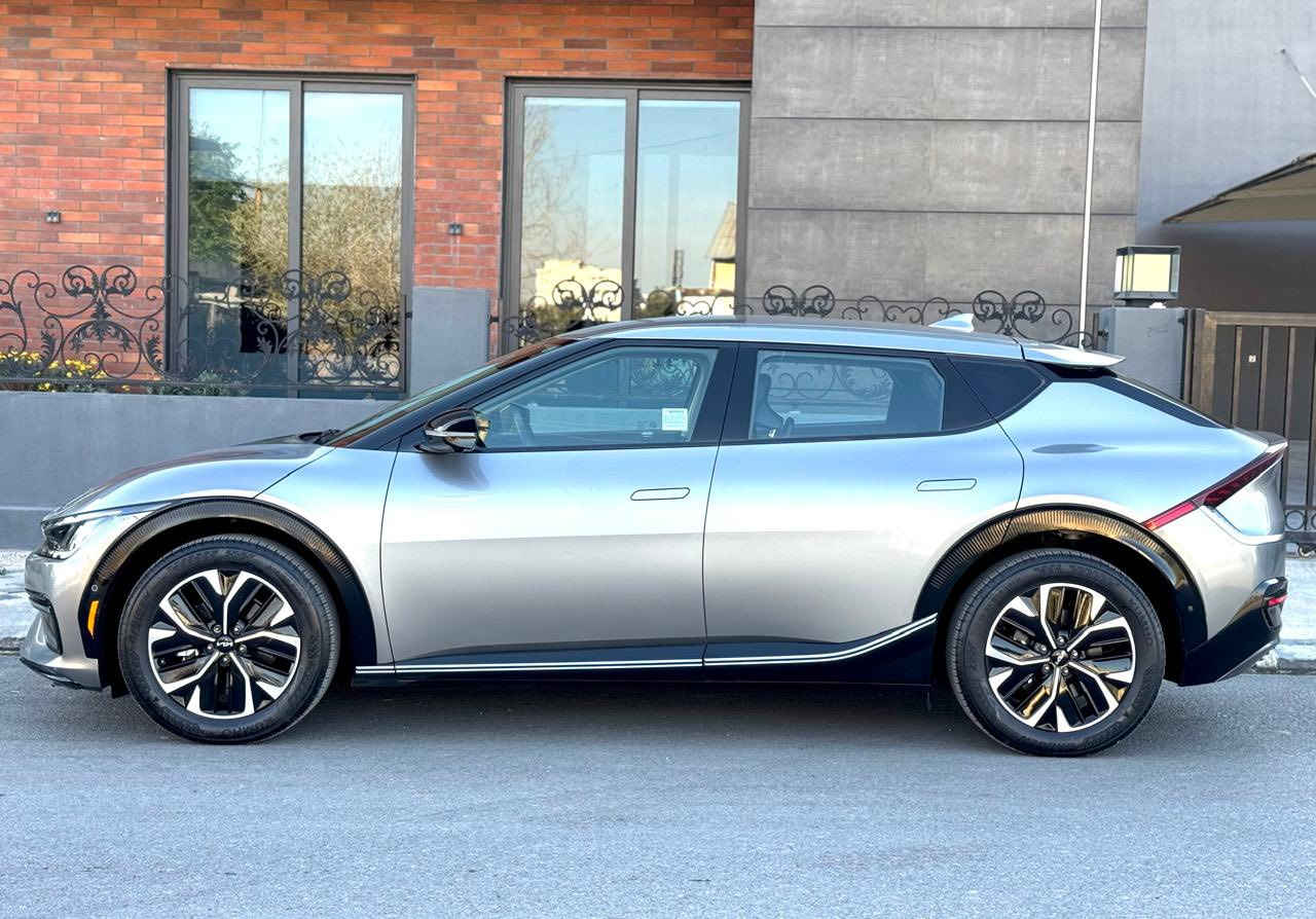 ‎‏Kia ev6 2024
رقم اربيل جديد بأسمي
‎قوة بطارية : 77.4 kwh 
‎تمشي 670km
‎كاميرا 360 
‎مانع تصادم
‎كيبل تايب C و USB
‎تشغيل عن بعد بصمة ذكية
‎كشنات ريكاردو الرياضيه 
‎كشنات جلد و تبريد و هيتر
‎كشنات كهربائي و ميموري
‎كيج اليكتروني شاشة كبيرة
‎‏ ‎5 كاميرات كشف 360 در
‎تحكمات ستيرن ذكي
‎‏‎شاحن وايرلس
‎‏‎لايتات زينون و ليد 
‎بكلايت ليد
‎مرايا شفت و إشارة
‎مرايا رادار اوتو ستوب
‎رادارات 360 
‎قيادات(eco , comfort , sport)
‎‏‎نظام صوتي رائع جدا MERIDIAN 
‎‏‎باب صندوق خلفي كهرباء
‎مشية 6 الف فقط
سعر:٢٢٥٠٠$
مكان سيارة
رقم شاصي 

‏KNDC34LA6R5169116

‎*********** ☎️ زین

‎***********  ☎️ كورك
