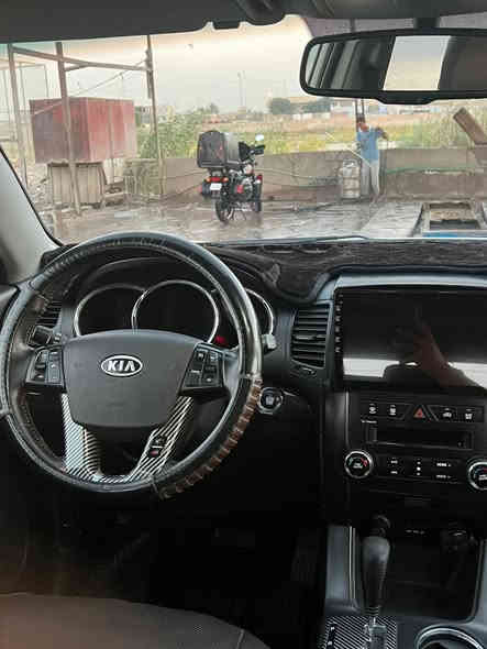 كيا سورنتو للبيع خليجي 
موديل 2012 
محرك 6سلندر 
7راكب 
3قطع تبريد
فتحه بانوراما
مرئ شفط
4*4دفع
زراك لايت 
كشنات جلد 
بيها صفحه اليسرى صبغ بدون معجون اثر بطش باقي كفاله عامه السعر 147$بيها مجال
واتساب ***********
مكاني بغداد التاجي 
***********
