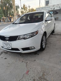 سياره سيراتو للبيع  2011 بيها صبغ حزام سعر 70 ورقه وبيها مجال وتفاصيل ...