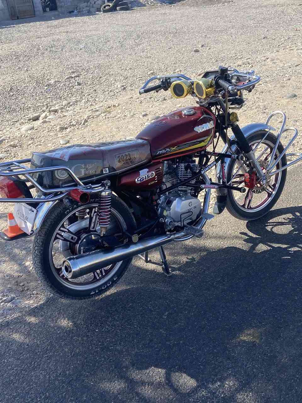 السلام عليكم ورحمة الله وبركاته 
اخواني العزاز 
ماطور سيفان لل بيع موديل 2023 بي منفيس كمال 
الماطور مال جنيه 
كهربائي كله شغال 
السعر 750 وبي مجال لطيبين 
رحمه لوالديك يذا مو شادي لا تراسل 
رقم المبايل *********** بي واتساب هم
