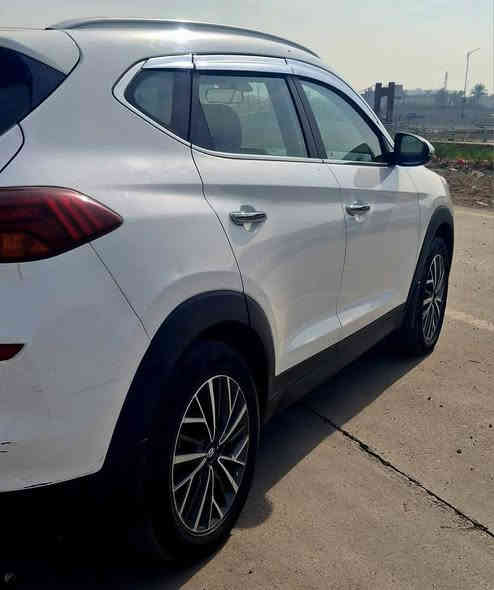 من رخصت مدير الكروب المحترم السلام عليكم توسان  ٢٠٢٠ وارد خليجي شركه الكاصد نص فول داخل عسلي كراسي كهرباء تحكم استيرن جهتين سايد بريك بالرجل السياره ماشيه   ١٠٠ الف رقم بغداد  السعر   ١٨٥  بيهه مجال الاتصال   *********** مكان بغداد
