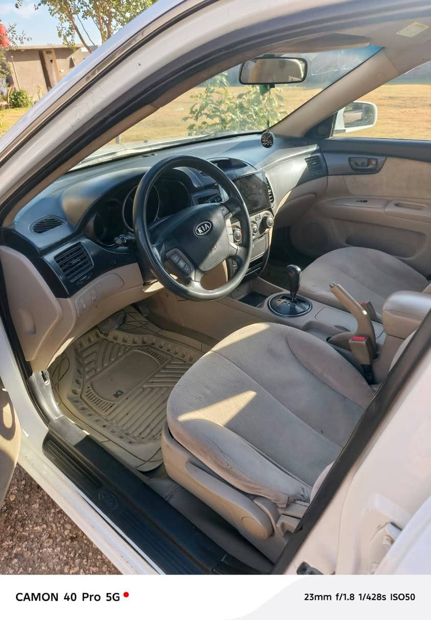 سلام عليكم
اوبتمه خليجي 2009 مكينه 2000 مامفتو السياره ما عايزه 
برغي واحد / الموقع حله ***********
