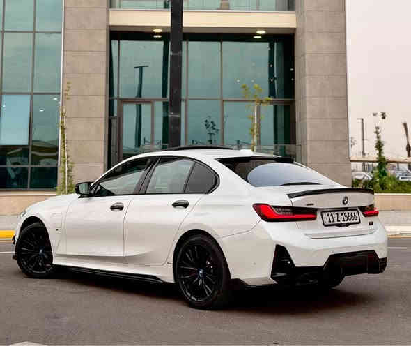 BMW 330e 2024 kit M
فول موصفات 
1. فتحه سقف 
2. شاشه متصله 
3. داخل لد متغير 12 لون 
4. لايت ليزري اصلي 
5. كشنات تدفئه 
6. استيران تدفئه 
7. شباك امامي لد 
8. اتو هولد 
9. رادار امامي 
10. رادار جانبي 
11. حساسات 360 درجه 
12. كأمره خلفيه 
13. شفتات استيران 
14. نظام سبورت نظام ايكو نظام هايبر 
15. هند بريك بصمه 
16. اكس درايف 
17. رقم بغداد مميز هزه سنويه جدد 
18. حادث بنيد و شويه من الجاملغات بدون دواخل 
19. الاستفسار ***********
20. السعر 295 ورقه بغداد
