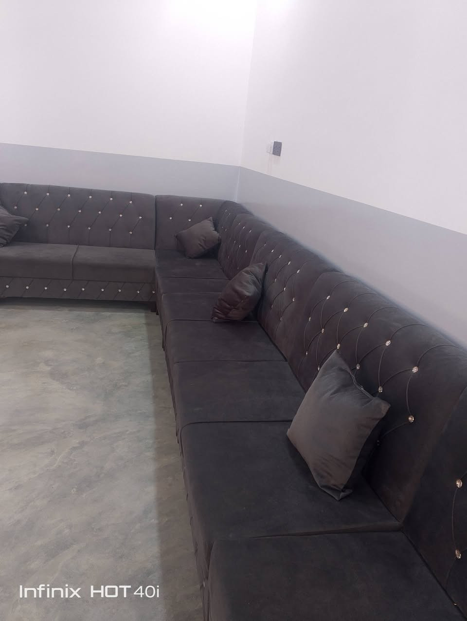 السلام عليكم تخم قنفات للبيع فصال اربيل مقاس 7×4 للتواصل: ***********
