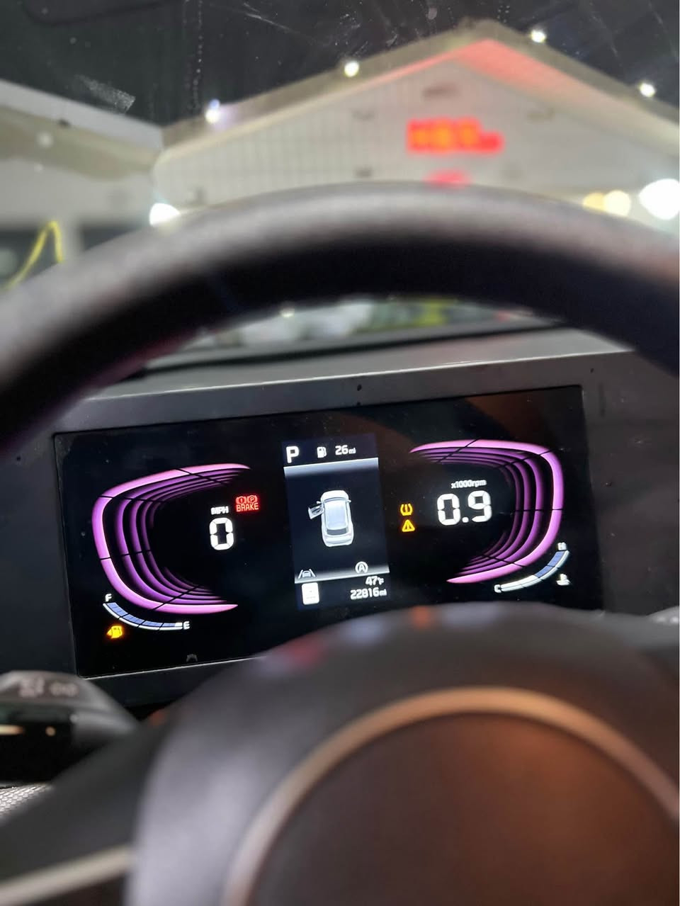 كيا سپورتاج 2024 
سعر /165 ورقه و مجال 
مواسفات 
كوشن هيتر 
شاشه الكتروني 
بريك بصمه 
كاميره 
حساس 
تحديد سرعه 
تحكم سترين 
بعد بيها هواي مواسفات 
سياره بيها (باب و جملغ حافيد بولند سبغ) بدون داخلي 
مكان سياره اربيل شارع 100- معرض سردار هسنى
اتصل رقم /*********** أربيل, العراق
