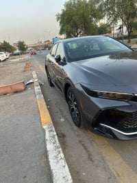 للبيع تويوتا كراونXLE... هايبرد ( لمتدد ) 2024 المسافه المقطوعه 26 كيل...