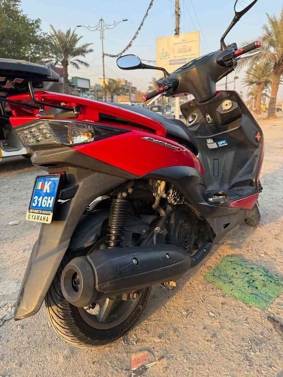 مكلف بالنشر هذا رقم صاحب الدراجة ***********
السلام عليكم سكنس لد حديث نوزل قبق نفخ ياباني 
ماشية 31 الف بيها فقط القطعة اليمين واليسار مال المصدات مبدلات بقطع اصلية شرط اصلية الدراجة خير من الله شلعة ومعدل ومكفولة كفالة عامة
