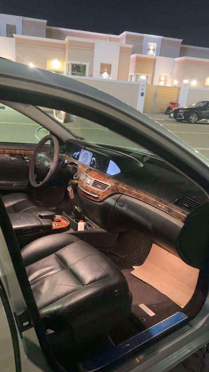 السلام عليكم
للبيع او مراوس حسب القناعة
مرسيدس S350
6 سلندر تنفس طبيعي
2007 وارد يابان 
بيه نص قماره صبغ اثر جراد وبيه بارد اربع اصابع بل جاملغ الكدام
الباقي كفاله شرط الفحص كير مكينه شرط الفحص
حداده جديده تخم تاير جديد
تبريد ثلاجه جنطه شفط السياره نضيفه استخدام شخصي
مامتعوبه مانقصه شي غرفتها بل لايلون
كشنات كهرباء وخزن ميموري 
باب قصير مواصفاته معروفه ماحاجه اذكر 
السياره ماشيه 182 الف كيلو حقيقي 
العنوان البصره مدينه النرجس
سعر السياره 195 وبيه مجال شي قليل لحد يقارنه بل راكضات السياره جديده واخت الزيرو
رقم بغداد الجديد تحويل وكاله موجود 
*********** وتساب واتصال
