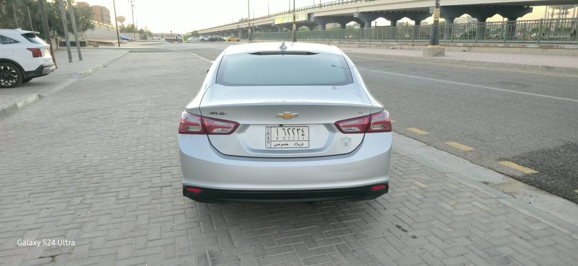 للبيع شوفر ماليبو موديل 2019  حادث فقط جاملغ فقط  بدون دواخل مكفوله شواصي وتكم ومكينه وكير وحداديه  السيارة فول موصفات من عده الفتحه بصمه كشن كهربائي تبريد قطعتين تحكمات شاشه كبيره وكاميرا وحساسات تتفئه كشنات فئت LT  رقم كربلاء دولي تحويل مباشر مكان السياره كربلاء  السعر 93  ***********

