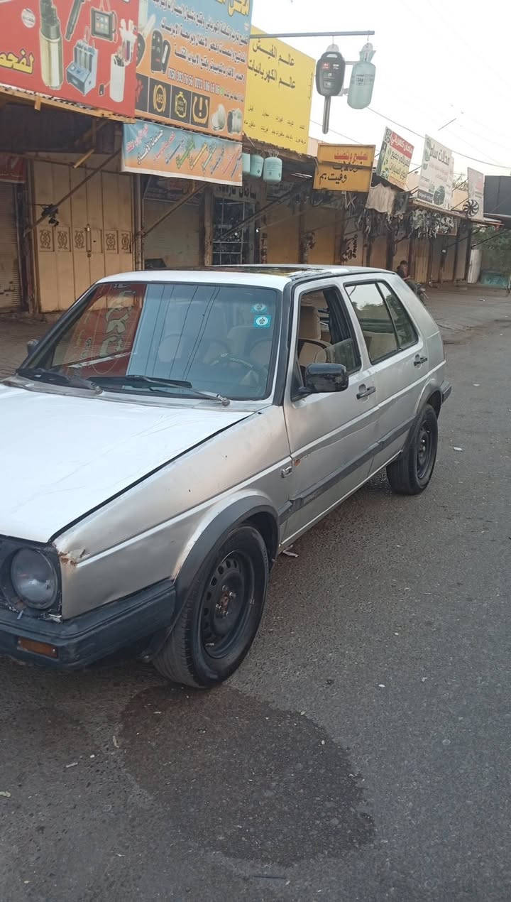 سلام علێکم 
کوڵف مودیل 1991
رقم کرکوک اڵمانی
سنویە لحد 2030
بتاقەبنزین بیها
محرک بیها بخار 
کهربای شغاڵ کامل 
تایرات نس عمڕ
دواخلها حلو
سعر 20بیها مجال 
شرت تحویل
***********
*********** كركوك, العراق
