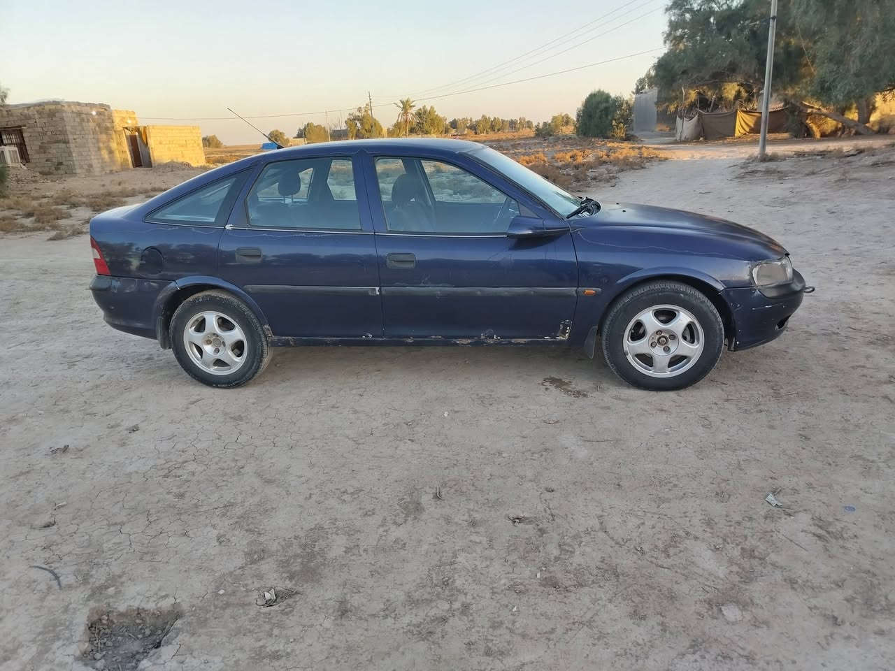 سلام عليكم سياره استره البيع السنويه نافذه المكان بابل الشوملي الستفسار ((***********)) الشراي بي خير ويدلل
