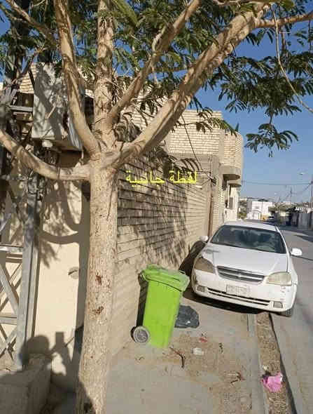 #ملاحظة_ينباع_على_المصرف_العقاري

بيت 147 متر 
قرية الغدير الاولى
بلوك 127
دار 26

غرفة 4*5
مطبخ 4*4
صالة 5*7
استقبال 4*5
كراج حوالي 35 متر مربع
اساس رفت 
بناء طابوك جمهوري
السكف صب
غرفه فوك 4*5 سقفها شيلمان
النواقص
لبخ من الخارج
الدرج ما مغلف 
البيت ركن 
امامه ساحة صغيرة
***********
#السعر_175
  
الضلع على الساحة 5 متر 
الضلع على الجيران 20 متر 
الضلع على الفرع 21 متر 
الضلع بالكفه 10 امتار 
هاي ابعاد القطعه
ينباع على المصرف العقاري اذا معاملة جاهزة

((يرهم مراوس بالميرات 2 // مساحة 250 متر))
