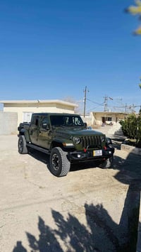 جيب • جلادياتور