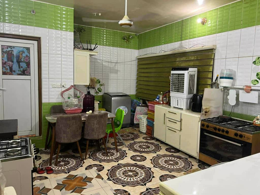 ✨دار 250م على ساحة 5 غرف بالزهراء✨

✨🫧 رقم الاعلان ((42)) 🫧✨

▫️المنطقة : ((الزهراء))

🫧نوع العقار : ((دار سكن))

▫️المساحة : ((250م))

🫧الوجه : ((10م))

▫️النزال : ((25م))

🫧عرض الشارع : ((8م وساحة خضراء))

▫️سنة البناء : ((الاول 2005
الثاني2011))

🫧 عدد الطوابق : ((طابقين ونصف مقسم الى بيتين ))

🫧تفاصيل البناء::
الطابق الأول يتكون من استقبال وهول ومطبخ وغرف نوم عدد (2) وصحيات وطرمة
الطابق الثاني يتكون من هول ومطبخ وغرف نوم عدد(2) وصحيات وترك وبيتونة وسطح صغير
الطابق الثالث يتكون من غرف نوم عدد (1) سندويج وسويت كامل

▫️أقرب نقطة :((قرب المدارس))
 
✨و لمزيد من التفاصيل يرجى التعليق (((ب تم)))

✨او زياره مقرنا الكائن في الخاجية شارع 40 مجاور الابتسامة الذهبية


**إذا كنت صاحب هذا الإعلان وتريد حذفه لأي سبب، رجاءا أرسل رسالة إلى الدعم الفني**