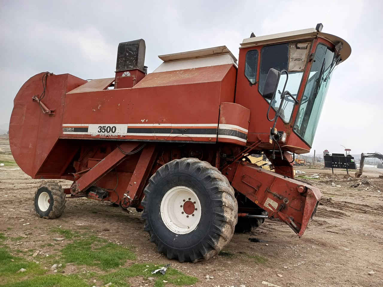 لافردا مۆدیل۱۹۹۷ اوروپی
مع طاحون 
بلادتبرید وقماره
محرك كیر مكفول
***********
***********
