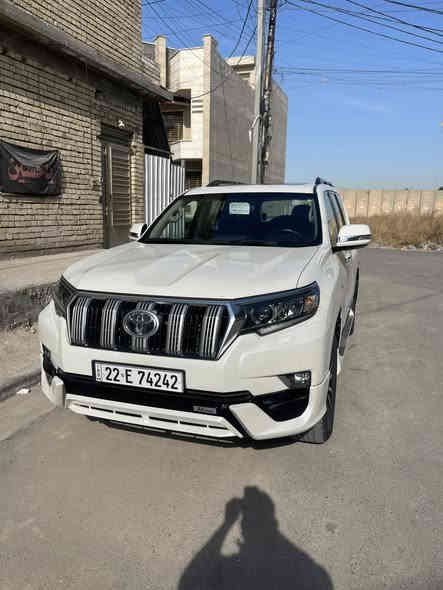 السلام عليكم 
برادو موديل 22
سبعينية TX.S
ماشية 73 الف
السيارة مكفولة ما عدا شخط بل جاملغ صغير 
وشخط بل باب والباقي مكفول
6 سلندر مكينة 4000
كراسي جلد + كهرباء
7راكب 
سلايد 
ثلاجة
لايت زنون
تشغيل عن بعد 
هوك خلفي 
كامرة خلفية + حساسات
دبل تانكي
سبير تعليك
لون الداخل قرميدي 
وباقي المواصفات معروفة 
سعرها 435 بيهة مجال
الاتصال على الرقم***********
مكانهة بغداد
