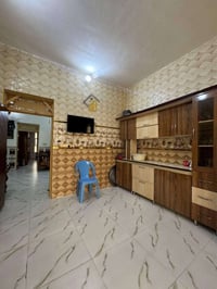 بيت البيع المساحه ٥٠٠ متر غرفتين وصاله ومطبخ وحمام وبراني وصحيات خارجي...