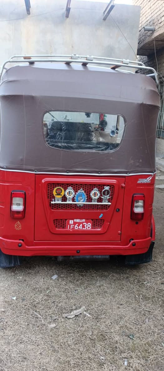 سلام عليكم تكتك للبيع موديل 2024 كفاله عامه كشره ومكينه .. وكيل سيد وسام . المكان المجر الكبير للاستسفار الاتصال على الرقم ***********
