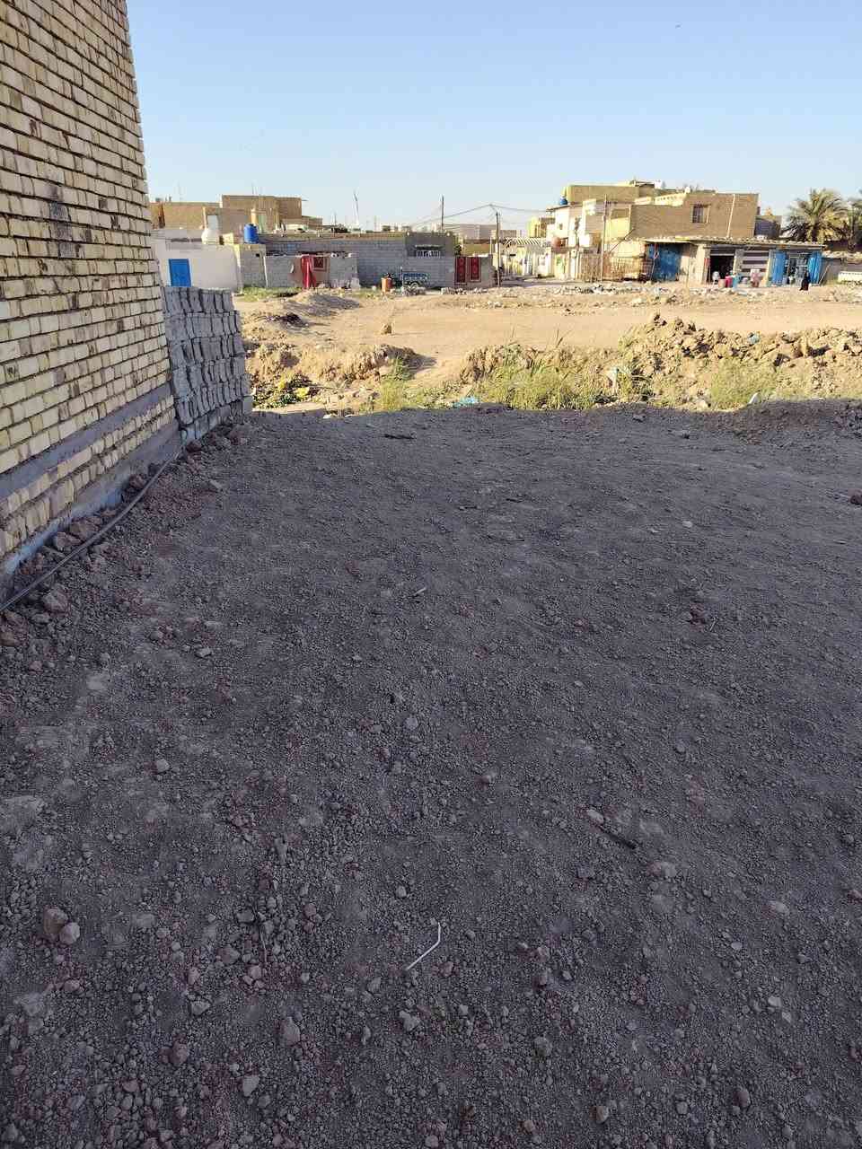 السلام عليكم قطعه للبيع المساحه 500 متر طابو زراعي سند 25 قرار قاضي بيها قطعه محدوله وجاهزه للبناء
للاستفسار الاتصال على ***********
