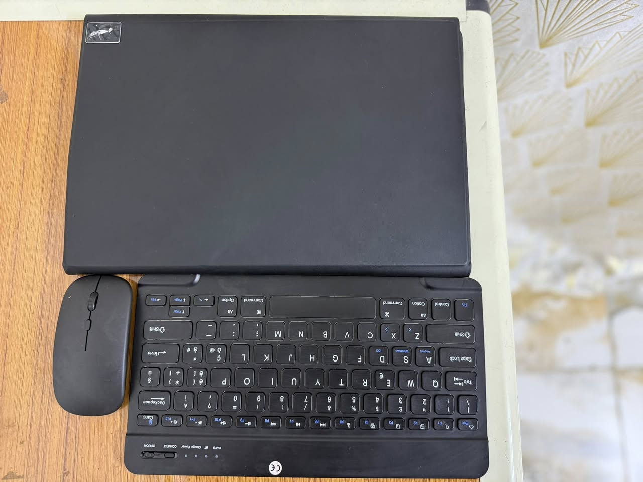 سلام عليكم ايباد طبعاً غني عن التعريف 
ايباد سامسونج اس 8 ألترا 
شاشة 14 انج +ذاكرة 128 
البطارية 11200 أمبير 
اكيد معالج سناب دراجون جين 8 
الايباد مابي اي ضرر +بدون كارتونه 
ملحقاته (حافظة مكتبية _ موس _ كيبورد _ قلم )
بس الأغراض صايره عليه فوك 50 الف 
الايباد قفل من الأخير بدون تعامل 650


**إذا كنت صاحب هذا الإعلان وتريد حذفه لأي سبب، رجاءا أرسل رسالة إلى الدعم الفني**