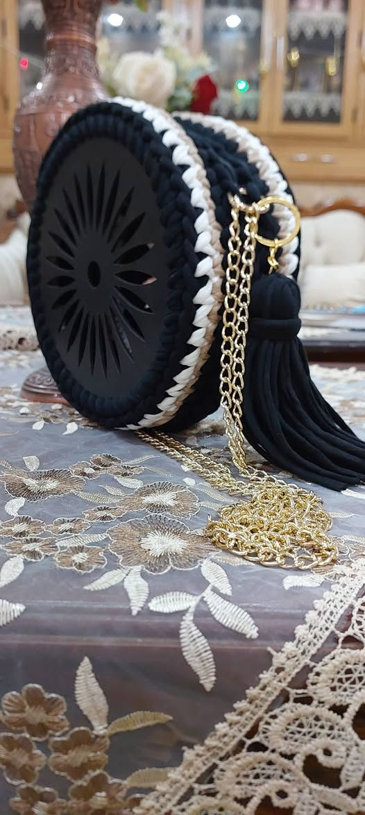 حقائب بخيط الكليم والوجه خشب🌹
السعر ١٨ألف🌹
بدون بطانه فقط سحابه🌹
يوجد خدمه توصيل🌹
كربلاء ٣٠٠٠🌹
بغداد ٥٠٠٠🌹
محافظات ٦٠٠٠🌹


**إذا كنت صاحب هذا الإعلان وتريد حذفه لأي سبب، رجاءا أرسل رسالة إلى الدعم الفني**