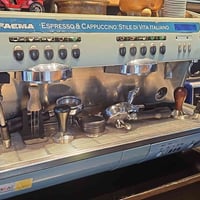 ماكينة قهوه ايطالي للبيع 07705829517 العنوان بغداد زيونه