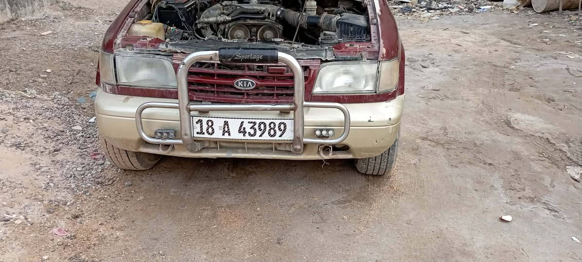 السلام عليكم سياره كيه  موديل 95 فور ويل كير او تماتيك ومكينه وحداديه مكفولات رقم بابل انكليزي وكامله الهزه  وكهربائيات كامله تخم تاير جديد السياره مصبوغه عام للجماليه ومكان السياره ورديه خارج السعر 38 وبيهه مجال شرط التحويل ثاني يوم رقم الاتصال  ***********
غير متواجده على الفيس 
صاحب السياره رضا علي الحلاوي
