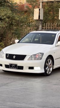 شاهینە • جلد • سلاید