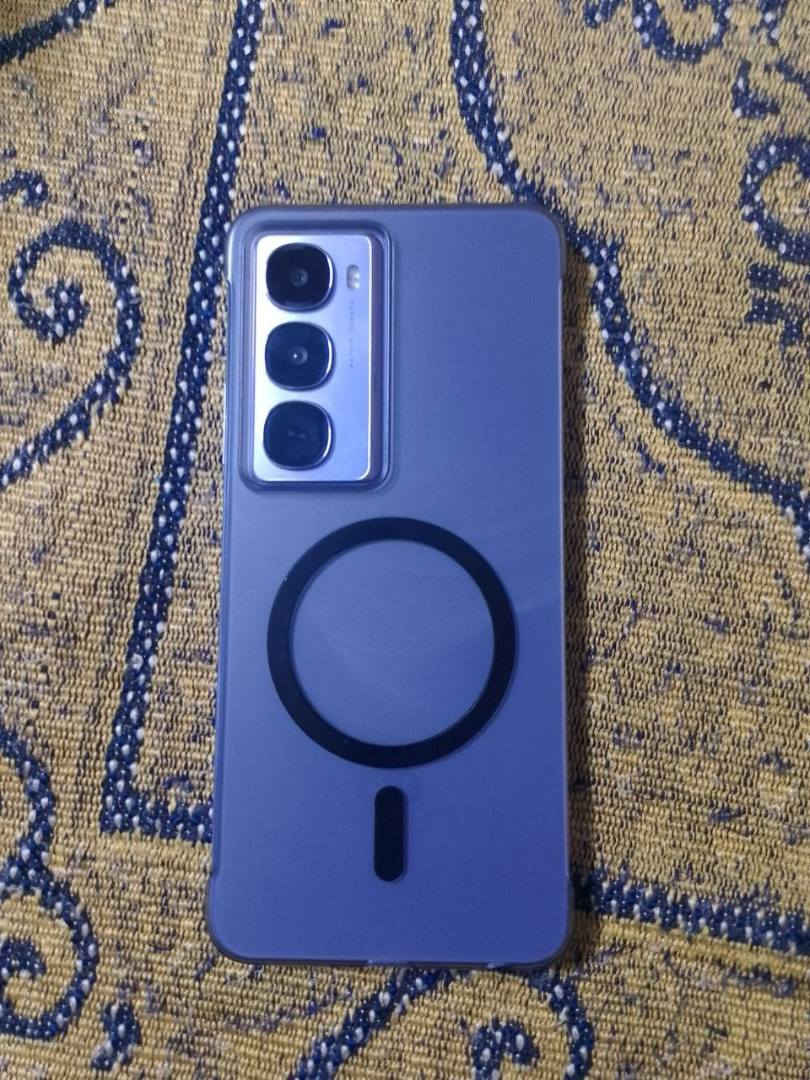 السلام عليكم 
جهاز مستعمل شي قليل 
نضافة 100% ذاكرة 256 
الرام 8+4 #السعر 125
***********
