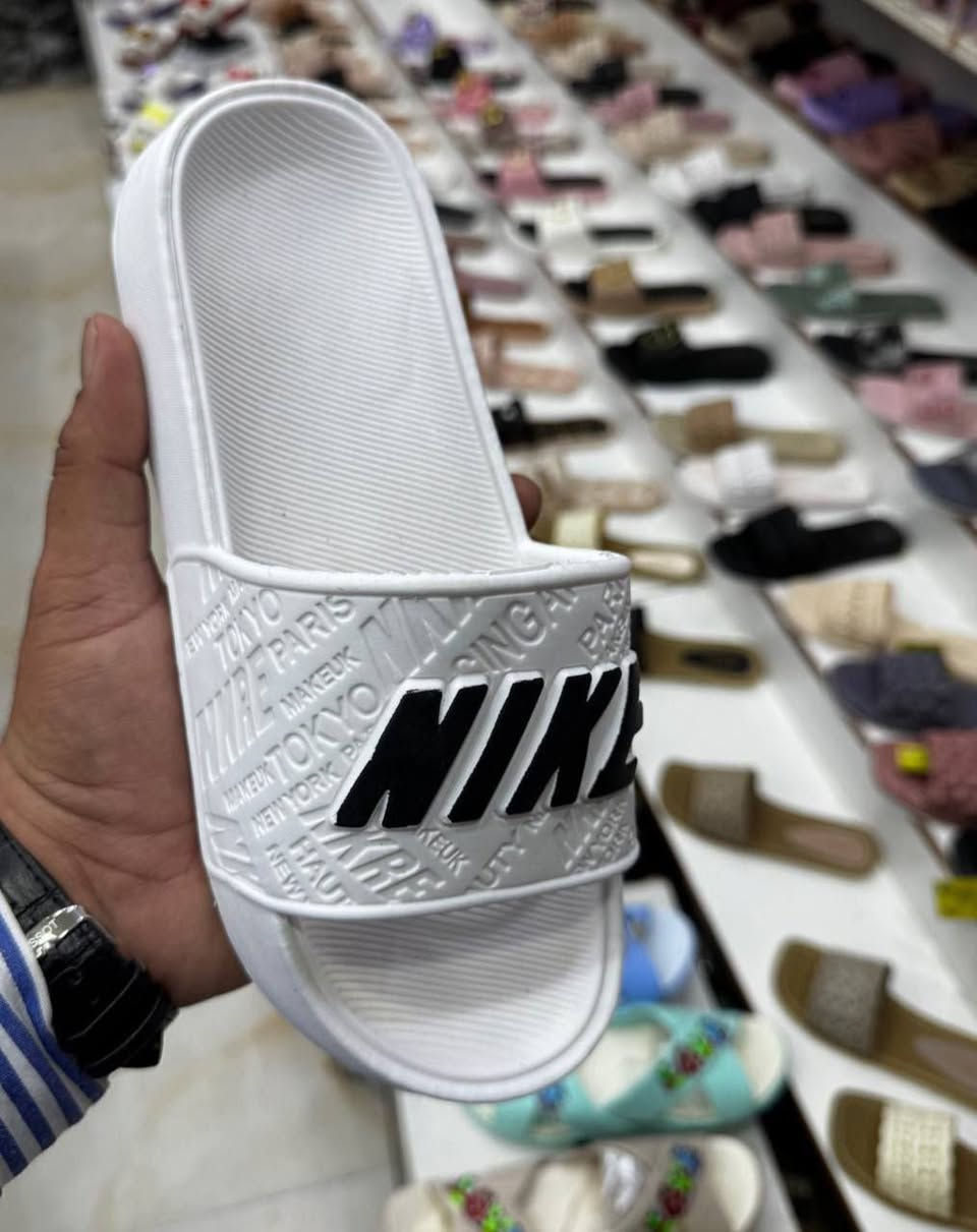 تنزيلات جملة فقط..
سوفت مخطط + نايك طبي درجة اولى ايراني
سعر الدرزن الرجالي 26 الف. 
سعر الدرزن الشبابي 24  الف. 
سعر الدرزن الولادي 23  الف. 
سعر الدرزن الطفل  22  الف. 
🚛 يوجد توصيل لجميع المحافظات.


**إذا كنت صاحب هذا الإعلان وتريد حذفه لأي سبب، رجاءا أرسل رسالة إلى الدعم الفني**