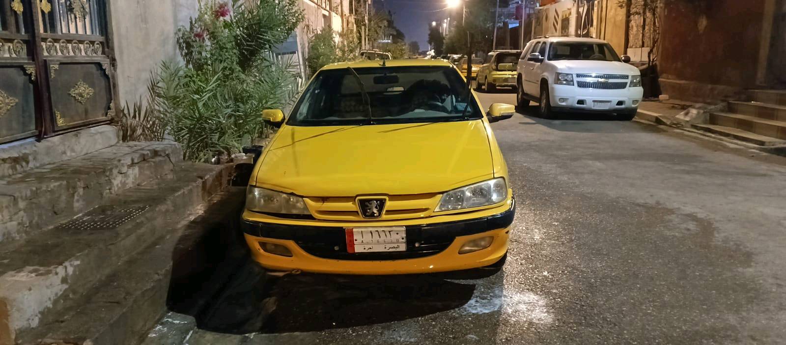 سلام عليكم بيجو بارص للبيع موديل 2013 تكسي السنويه منتهيه سياره شغاله كلشي بيه شغال وتبريد حداديه ومحرك ما عايزه شي بس البدي بي خياسات شوي السعر 30 وبيه مجال للاستفسار الاتصال على الرقم ***********