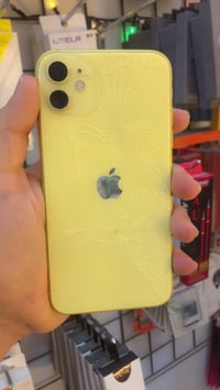 ايفون 11 عادي ذاكرة 128 ابلادي مامفتوح كلة شغال  مفطور شاشة وضهر مثل م...