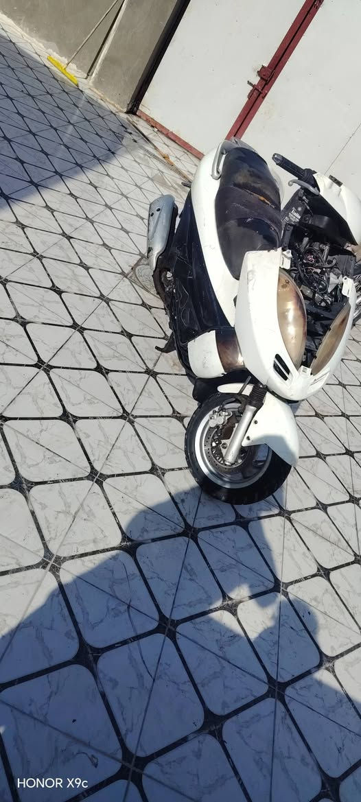 للبيع مكان نجف سعر 300 وبيها مجال ***********
