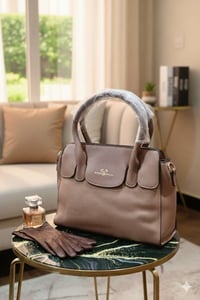 جنط نسائية أنيقة ومتنوعة 💎 جودة عالية وتصاميم عصرية تناسب كل الأذواق 🎀...