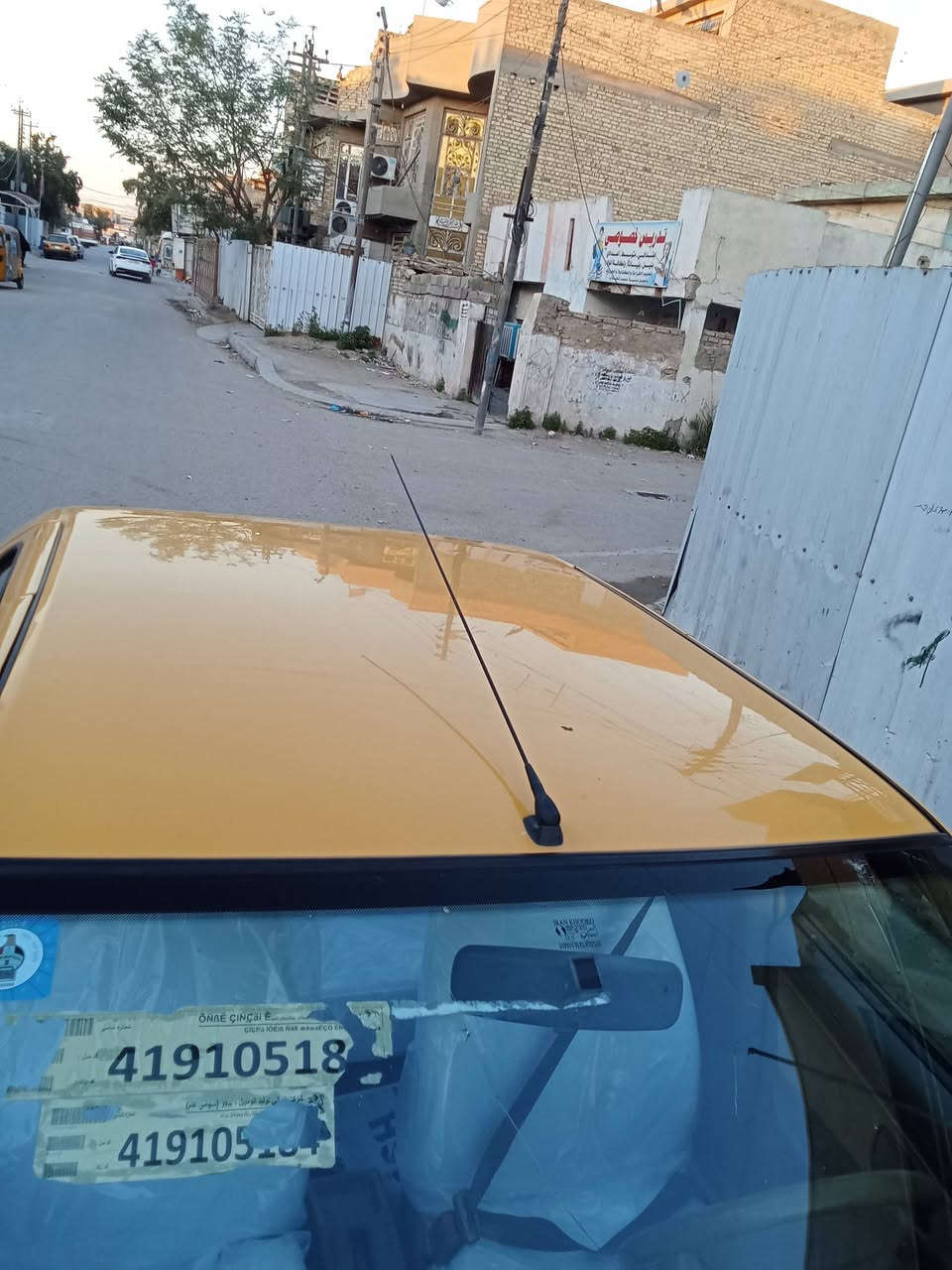 السلام عليكم سياره بيجو موديل 2016 جاهزه اي نقص ما بيها باسمي.  السعر  45      كير مكينه خير من الله تبريد تخم تاير دوشمه بيها فقط واحد الهلال الخلفي صبغ شويه من الچاملغ الأيمن مكان السياره بغداد العبيدي  الهاتف***********                                            وهذا رقم الواتساب ***********
