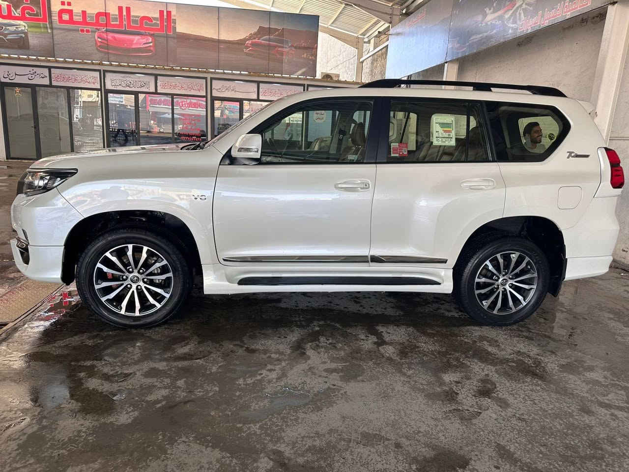 سلام عليكم ورحمة الله وبركاته
اللهم صل على محمد وال محمد
برادو سبعينية 2022 أربيل
جديدة جدا جدا ومكفولة كفالة عامة بعدها بالنايلون 
6 اسلندر 4000
ماشية 45 الف 
كراسي كهرباء
كشنات جلد
سلايت
مواصفات كثيرة
موجودة بغداد
الكرخ
لاستفسار ***********
