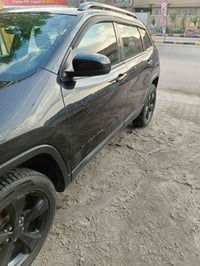 جيب بزون 2018.فول عده الفتحه السياره بلاك توب اصل بدون ايرباك بدون دوا...