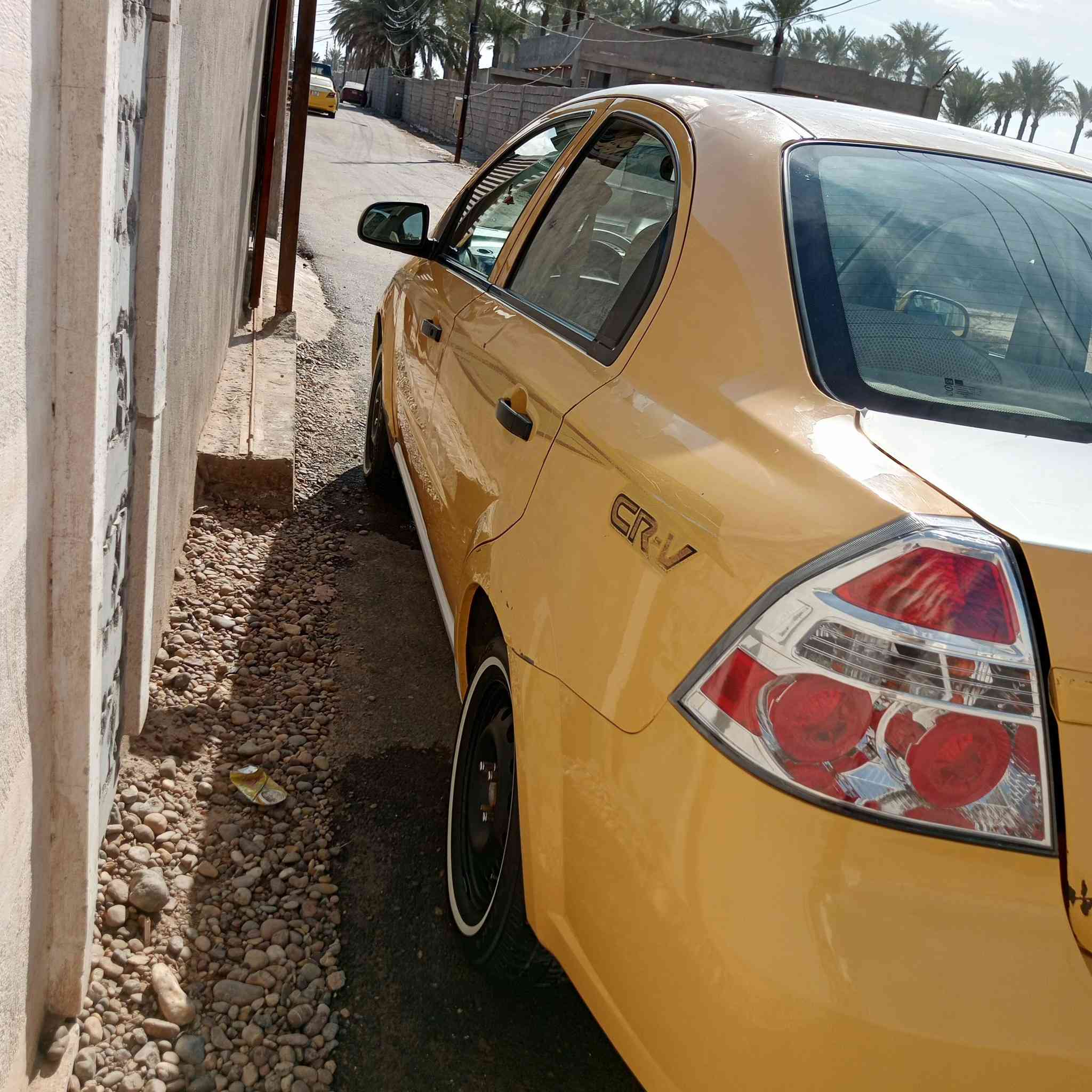 سلام عليكم افيو موديل 2011 خليجي شركه العامه مكفوله من الضرر والصبغ مكينه المفتوح المرغوب رقم بغداد بسمي هئيه وغرامات صفر سياره جديده كلش تخم تاير ماشيه 100 حقيقي سعر 65 وبيه مجال عنوان بغداد دوره رقمي ***********
