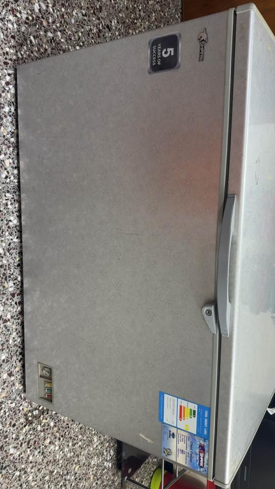 السلام عليكم
مجمده نضيفه كلش ماركه شيرك 16 قدم 
السعر 200 
بغداد حي الجهاد


**إذا كنت صاحب هذا الإعلان وتريد حذفه لأي سبب، رجاءا أرسل رسالة إلى الدعم الفني**