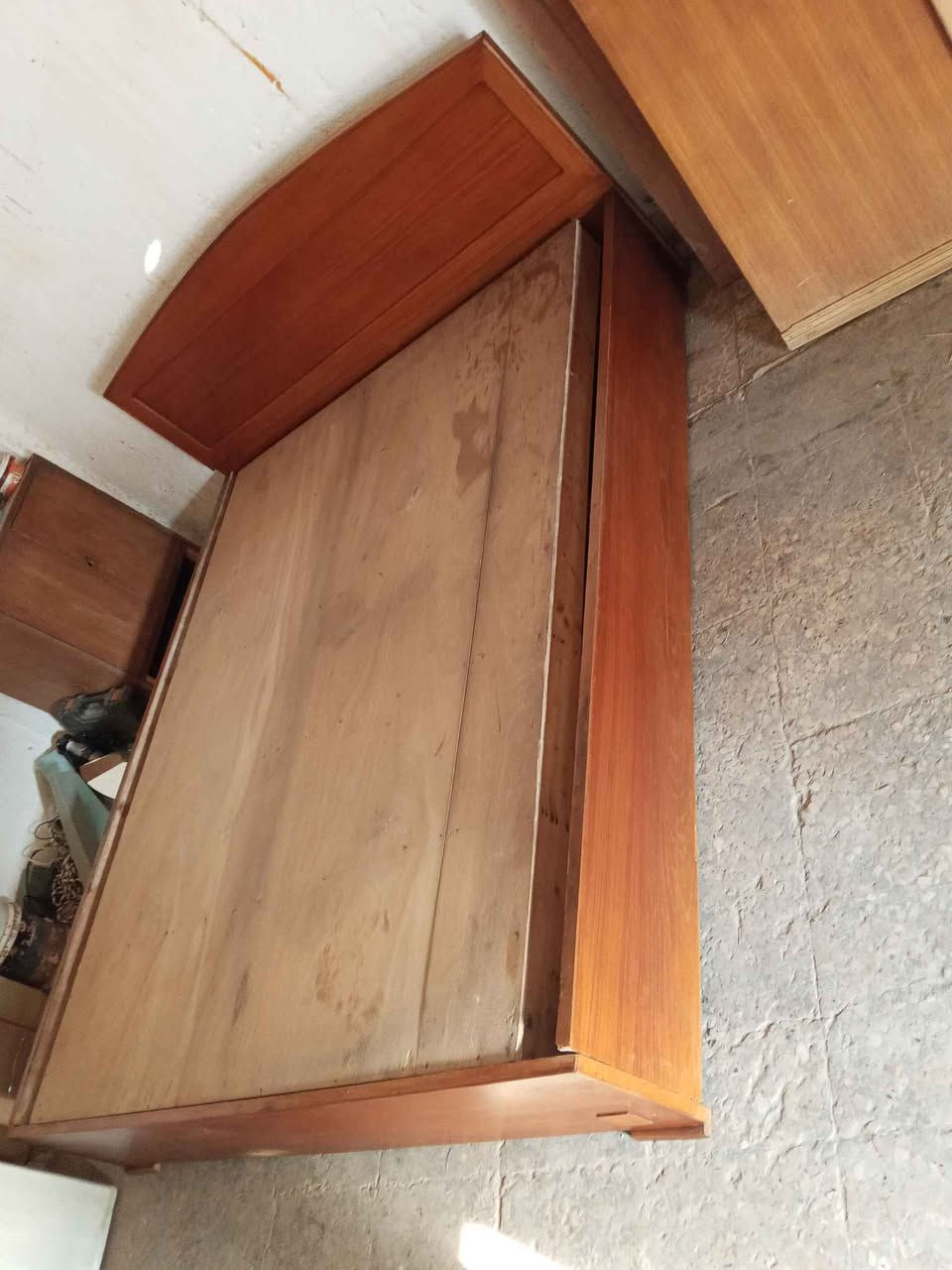 تخت نفرين نضيف السعر 60 للاتصال *********** أو *********** موصل, نينوى
