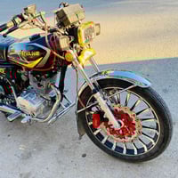 ماطور سيفان موديل 2025  5 كير  كلشي شغال  أوراق شاصي موجود   075064964...