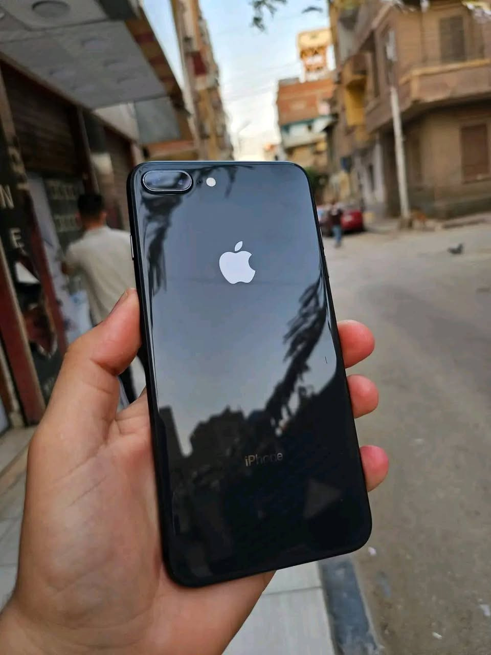 ايفون 8بلص سيم كارت مايشتغل للبيع السعر 65 الف فقط
*********** بي واتساب

