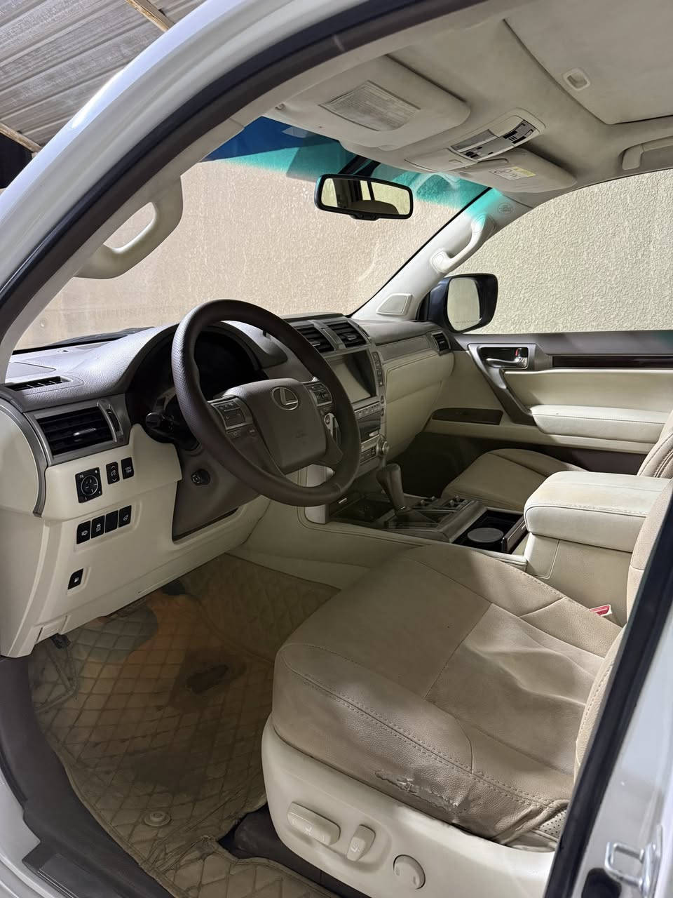 لكزز برادو موديل 15 خليجي
بريم 
محرك 8 سلندر 
ماشية 250 الف حقيقي 
بااسمي و شرط التحويل 
مكاني بغداد 
السعر 325 ورقة و بيه مجال 
***********
