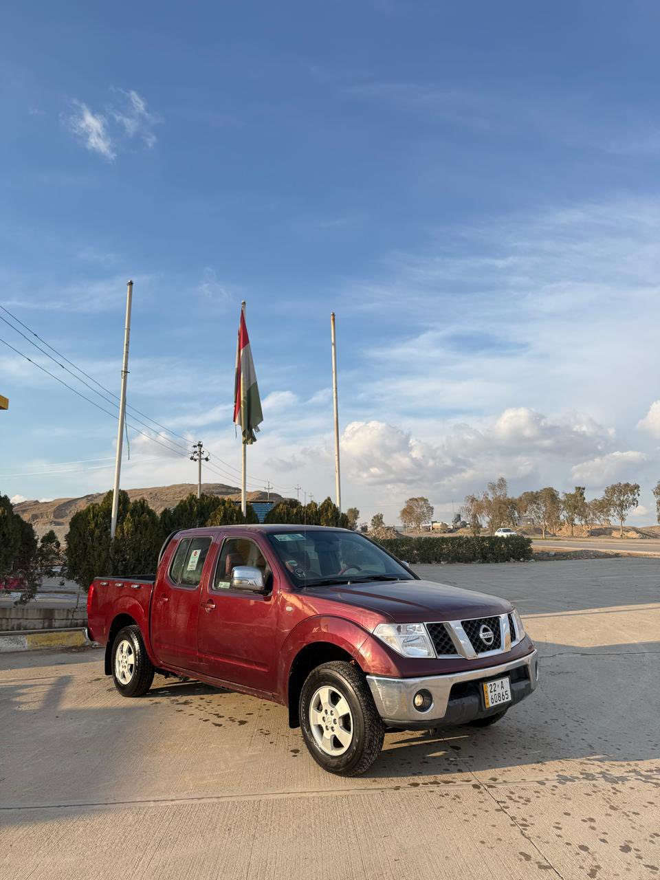 نفارا 2009-رقم اربيل 
رقم سنوية جديد 
محرك  تبديل بيلاي ما مفتوح بشرط 
بانزين بيلادي شادين غاز اضافة
بدون حادث سيارة فقط مكانين صغير رش 
تاخمات جديد حدادية جديد 
بلاجكتور لايتات كل جديد 
بدون نواقس ١٠٠٪؜من كل نواحي 

مكان /اربيل  /موبايل واتس اب رقم ***********
