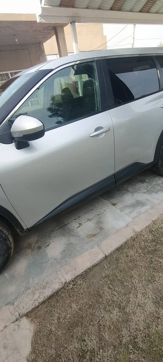 السلام عليكم
نيسان روج شكل جديد 
موديل 2022
مواصفات SV-AWD 
***********
***********
