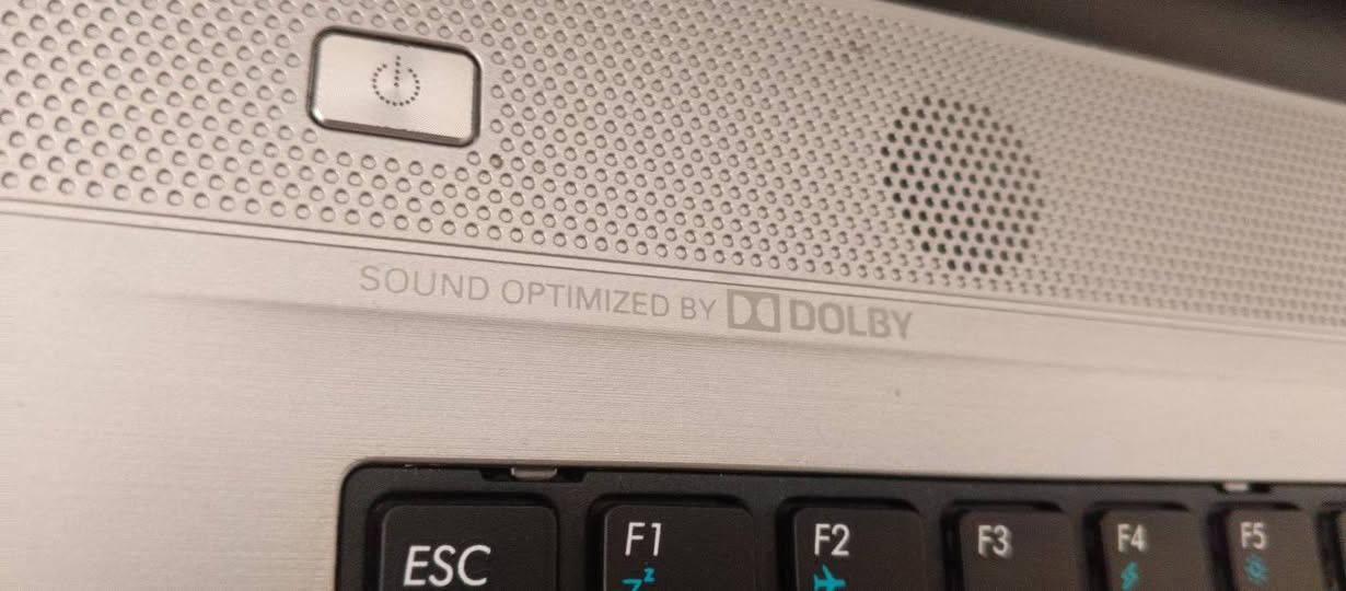 Lenovo Medion E7424 💻✨
الشاشة: 17.3 بوصة ممتازة للعب والدراسة (البحوث) ومشاهدة المسلسلات 📺🎮

النظام: ويندوز عشرة ويحتوي على جوجل بلي بدون محاكي 🖥📲

البرامج: فيسبوك، تلجرام... يمكن تنزيل أي برنامج هاتف أو حاسوب بكل سهولة 🌐📩

الأوفيس: الأحدث 2021 تعمل بسلاسة 📄📑

الألعاب: ببجي وماين كرافت بإعدادات متوسطة 🕹👾

الرام: 8 غيغا رام (قابل للزيادة) ⚡️🚀

الذاكرة: SSD 256 قابل للزيادة من قطعة 2.5 ملم الرخيصة 💾🛠

الـ DVD: قابل للازالة و وضع مكانه هارد 💿🔄

السماعات: من دولبي عالية وبيس واضح🩺

البطارية: تدوم لست ساعات 🔋⏳

النظافة: ٩٨٪ الجهاز خالي من الكسور في الشاشة والجسد ✨💎

الشاحن: 65 واط شحن سريع وشاحن أصلي 🔌⚡️

السعر: ٢٠٠ آلف بس (قابل للتفاوض) 💰🤝
(مستعجل اي شراي يجي ابيع)

التواصل:

رقم واتساب وتلي ***********📞

انستا ma_6_3_1💢

الهدايا: ماوس + ماوس باد 🖱🎁

الموقع: البصرة-ابوصخير📍
