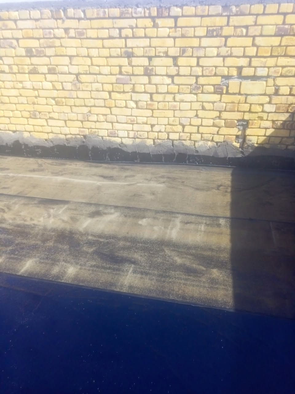 االلهم صل على محمد وال محمد تم عمل اليوم لبيت ابو كرار من اهلي الغراف مساحه 200 متر شغل درجه اولى وشرط الفحص والتزام بالموعد اشتايكر السماوه وماستك وزفت ياقوت حار 
تنظيف السطح بالمنفاخ 
وغسل السطح بالفلانكوت 
وطبقه من الزفت الياقوت الحار 
وطبقه من النايلون الزراعي 
وطبقه من المزيج الزاعي الخالي من الأملاح 
واشتايكر السماوه شرط الفحص مختبر
وعمل الجوينات الاشتايكر بالماستك الحار الياقوت 
وكص كوسره والحافه ماستك 
غير هذا الشغل لا تشتغل امانه الله 
شغل كرسته وعمل أو عمل فقط 
للتواصل 
*********** يوجد واتساب او الاتصال ع الخط
