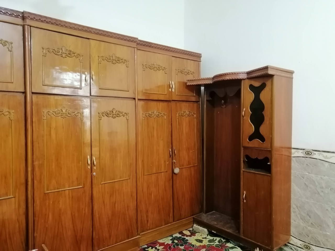قرفت اخشاب للبيع السعر 700 وبيه مجال رقم الهاتف *********** المكان الصوفيه خلف مجمع السلام
